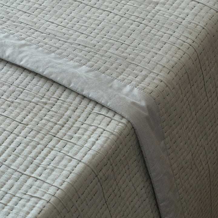 Quilted cotton bedspread set with light patchwork relief