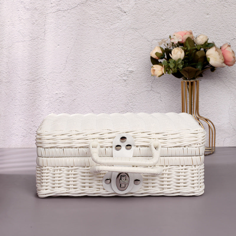 Vintage-Inspired Woven Storage Case Kalsten