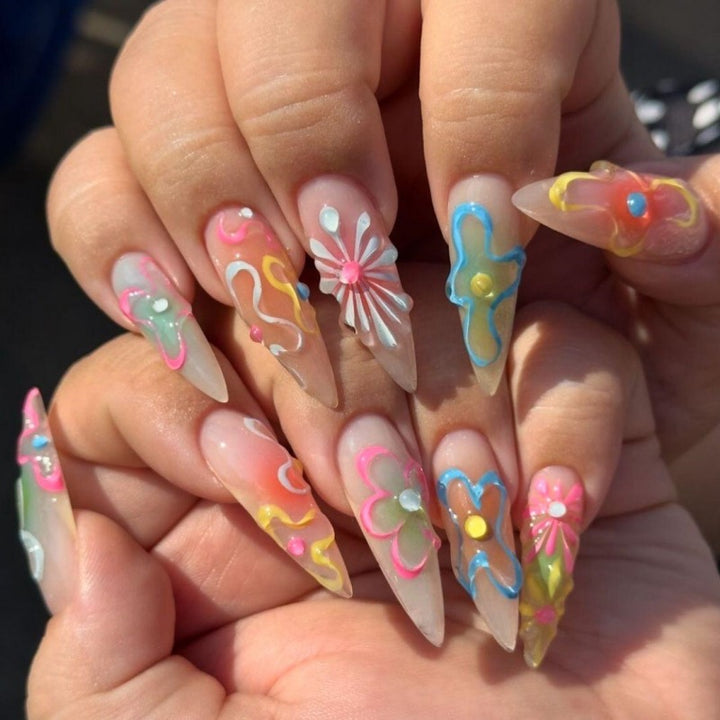 Artistic Floral Press-On Nails Kit Kalsten