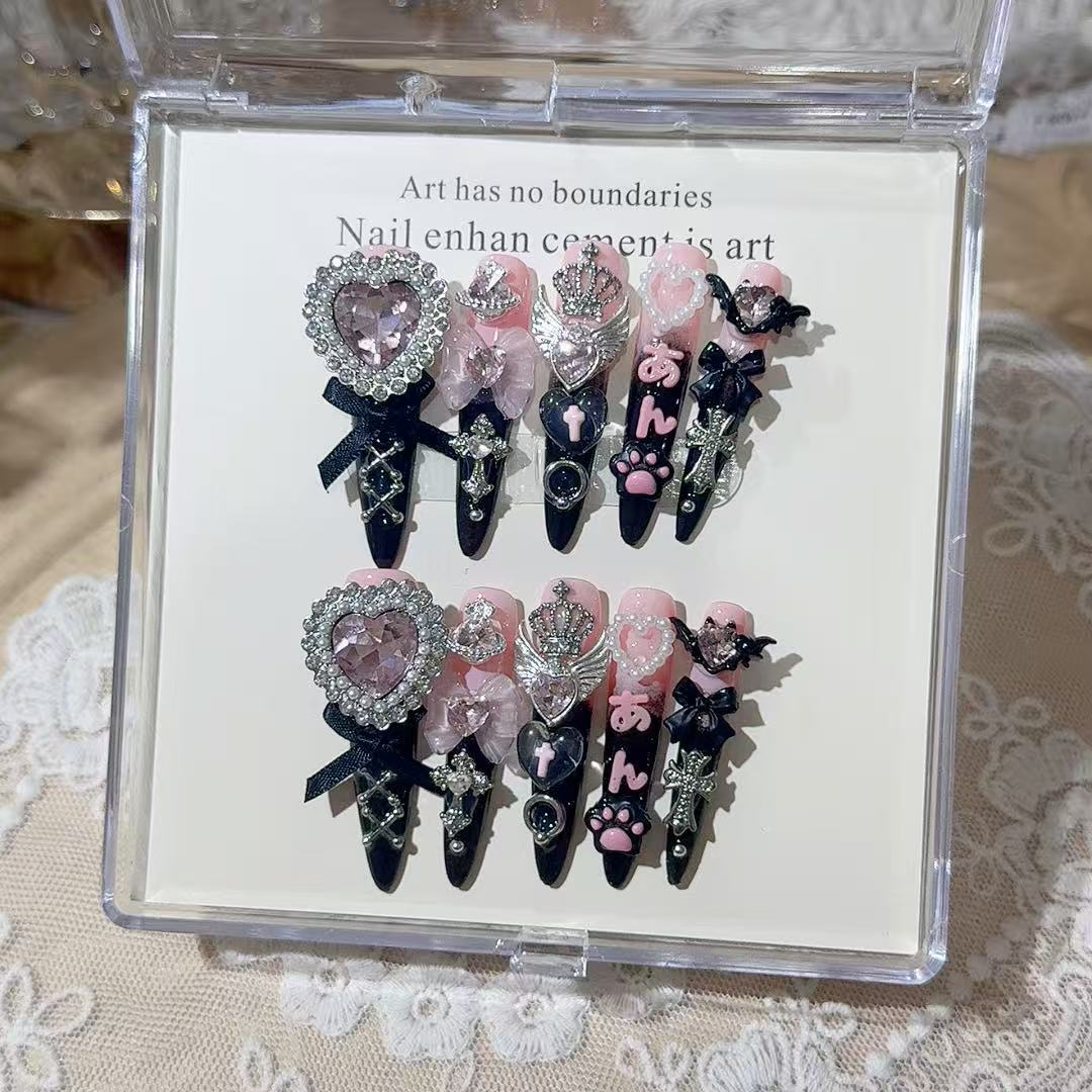 Artistic Nail Art Tips