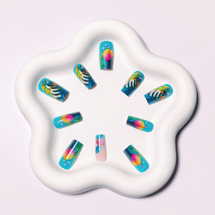 Underwater-Themed Extravagant Nail Art Kalsten