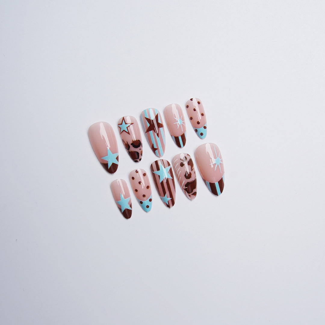 Glamorous nail decorations Kalsten