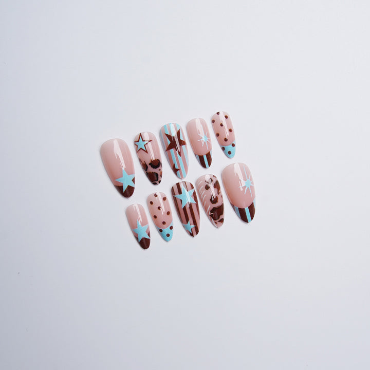 Glamorous nail decorations Kalsten