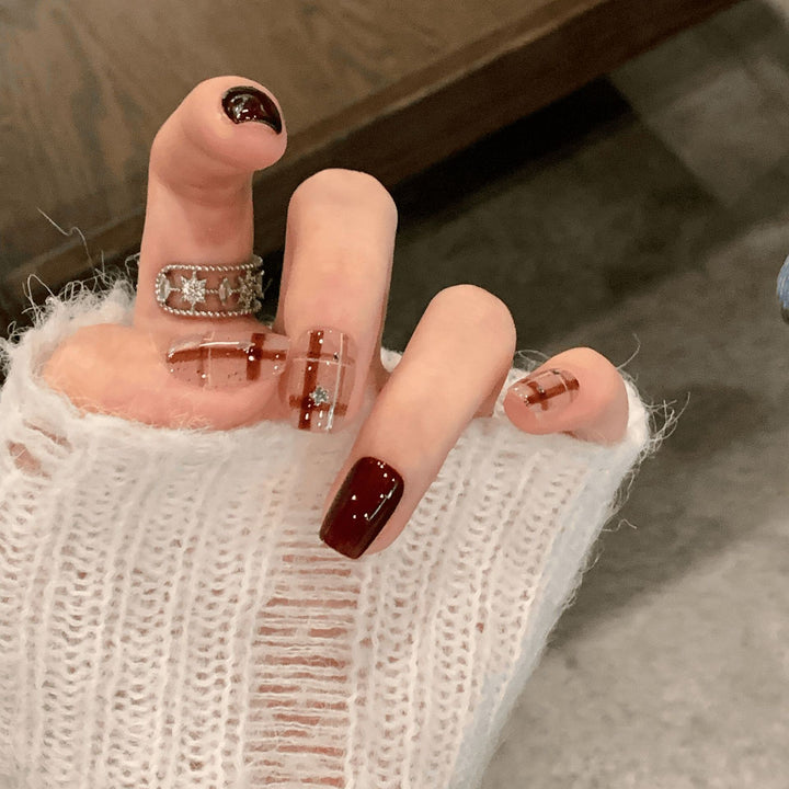 Artificial artificial nails with elegant geometric design Kalsten