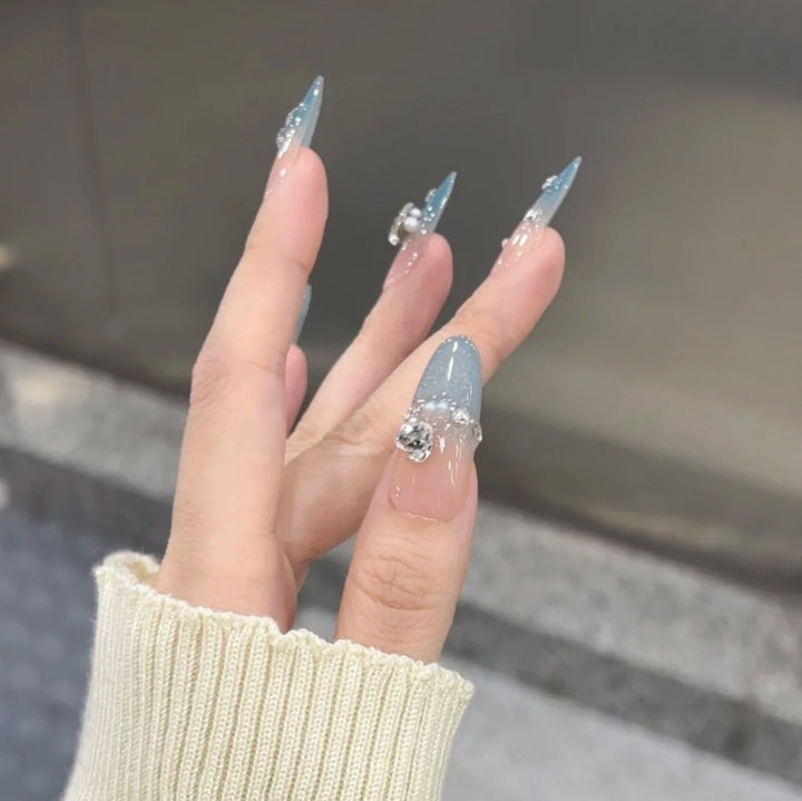 Elegant Rhinestone-Accented Press-On Nail Set Kalsten