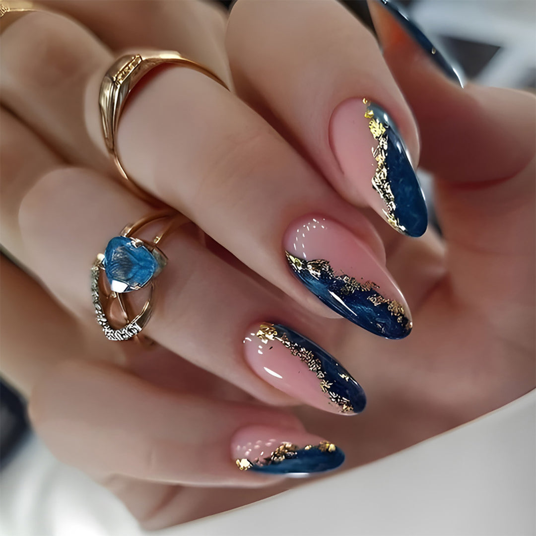 Artificial nail set with luxurious golden embellishments and elegant details Kalsten