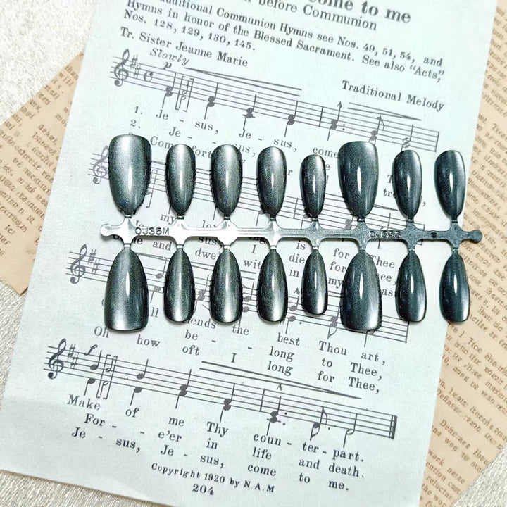 Shiny artificial nails Kalsten