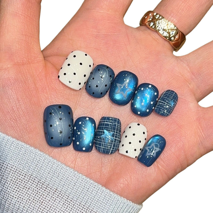 Stylish star and dot design artificial nails Kalsten