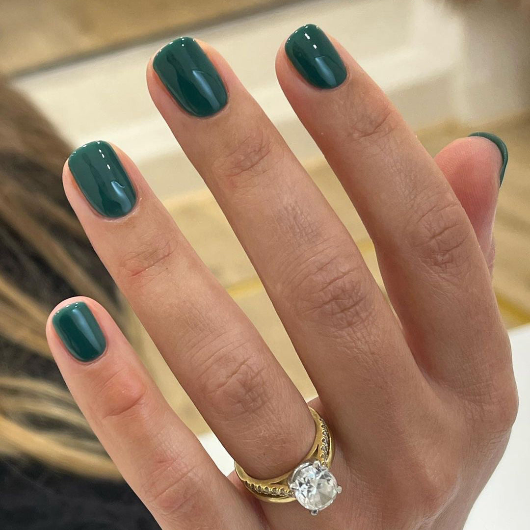 Glamorous nail art with high-gloss finish Kalsten