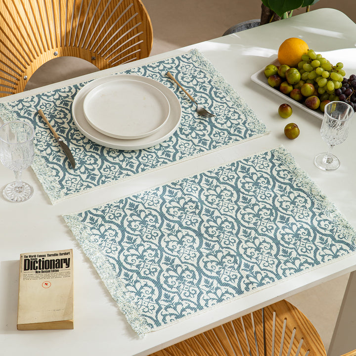Woven decorative runner with damask jacquard and hand-fringed edge Kalsten