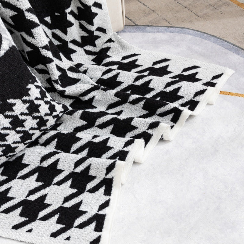 Modern Houndstooth Pattern Throw Blanket