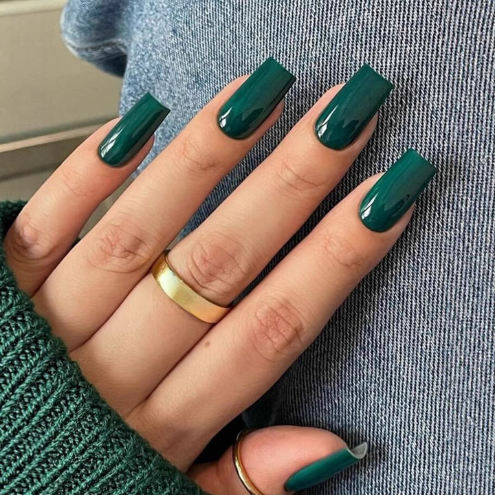 High-quality artificial nail set with glossy finish Kalsten