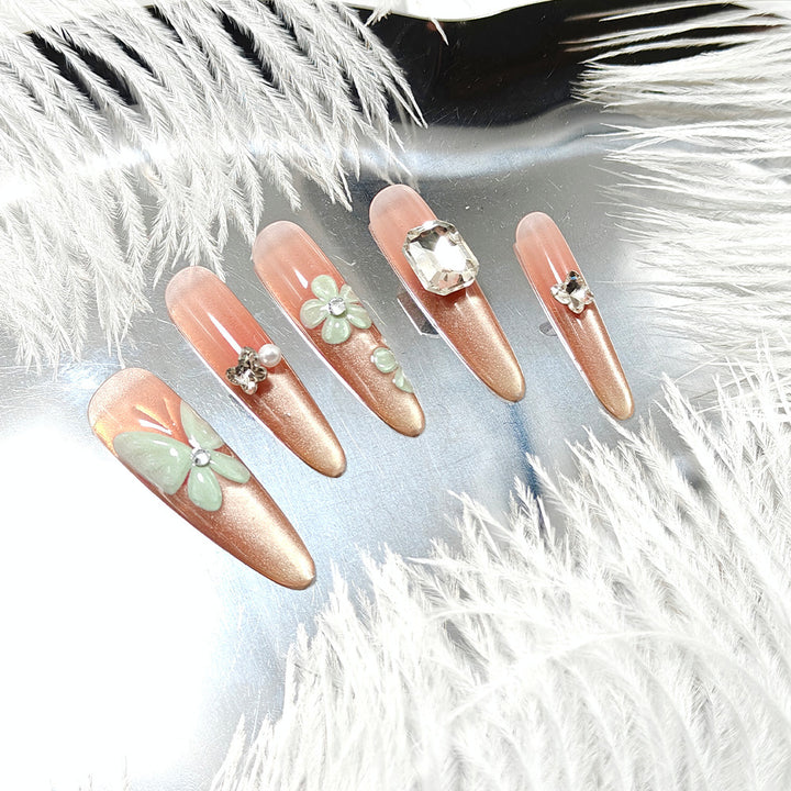 Artificial nails in floral design Kalsten