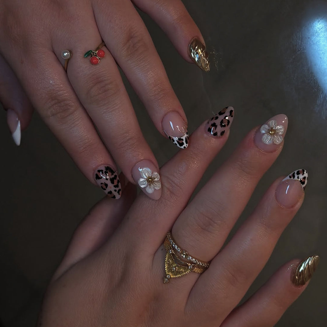 Creative Nail Art Set with Floral and Animal Accents Kalsten