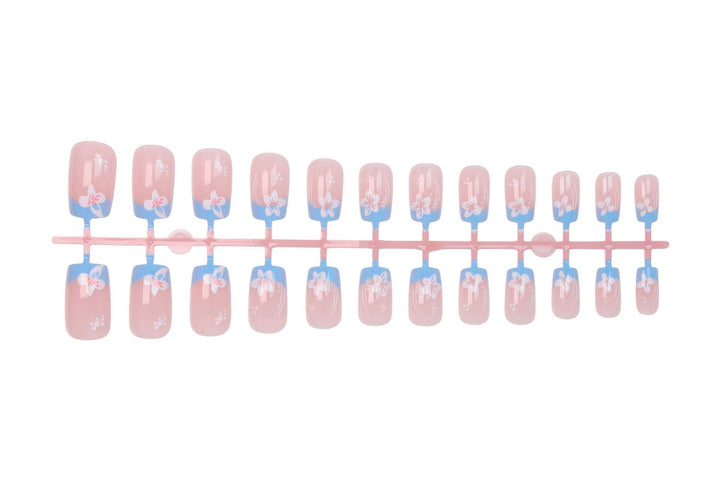 Artificial nail set with delicate flower designs Kalsten