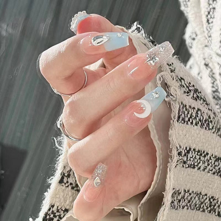 Elegant and Shiny Nail Art Kalsten