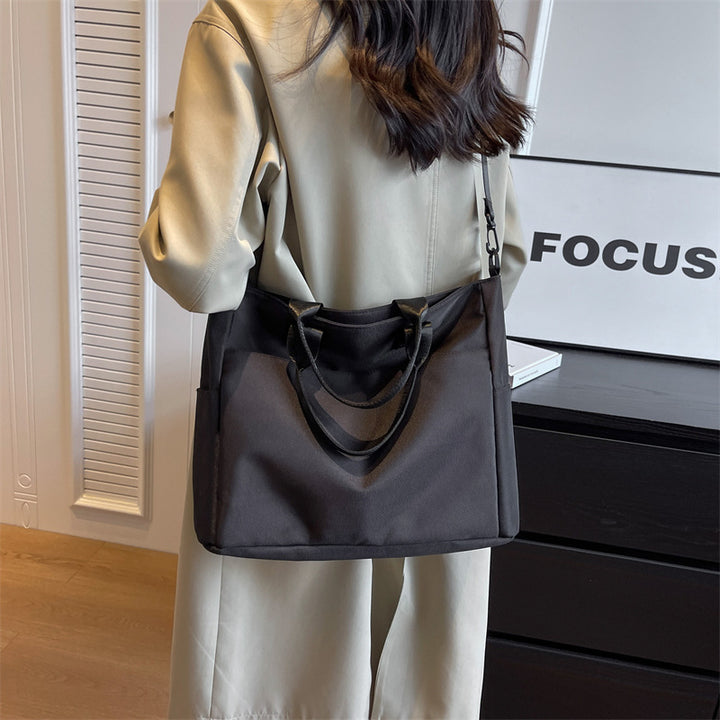 Versatile Multi-Compartment rk Tote Kalsten