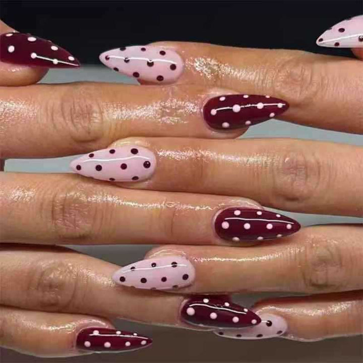 Artifical nail set with playful polka dot design and elegant accents Kalsten