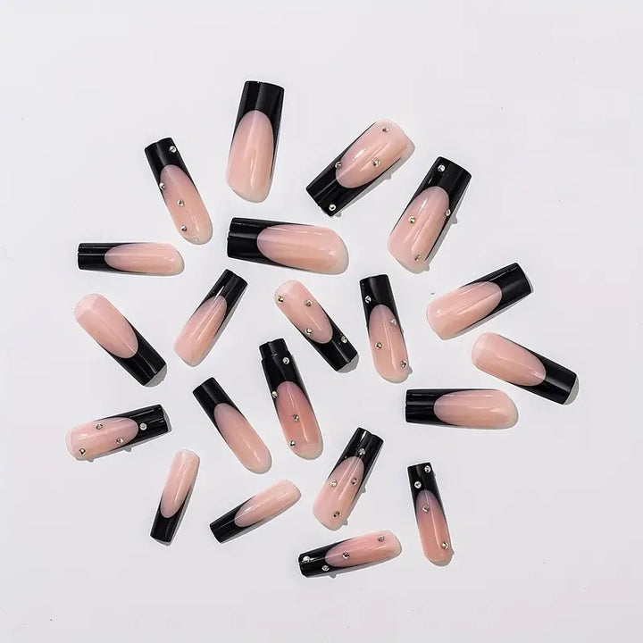 Nail art set with elegant 3D rhinestone accents Kalsten