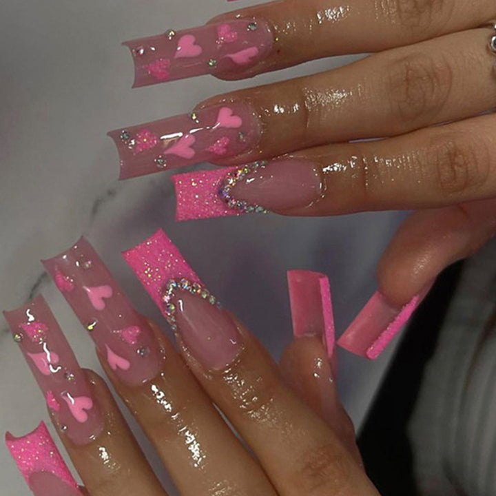 Playful heart nail art Kalsten