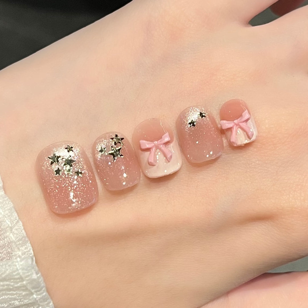 Decorative Press-On Nail Art with Floral Designs Kalsten