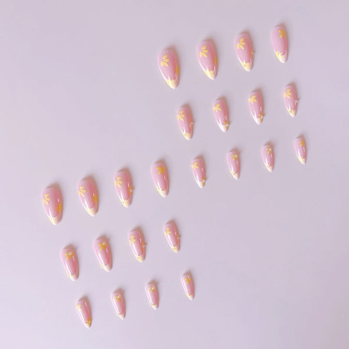 Artificial Nail Set with Floral Accents Kalsten