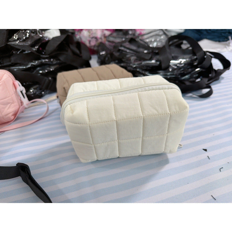 Cosmetic Organizer with Padded Design Kalsten