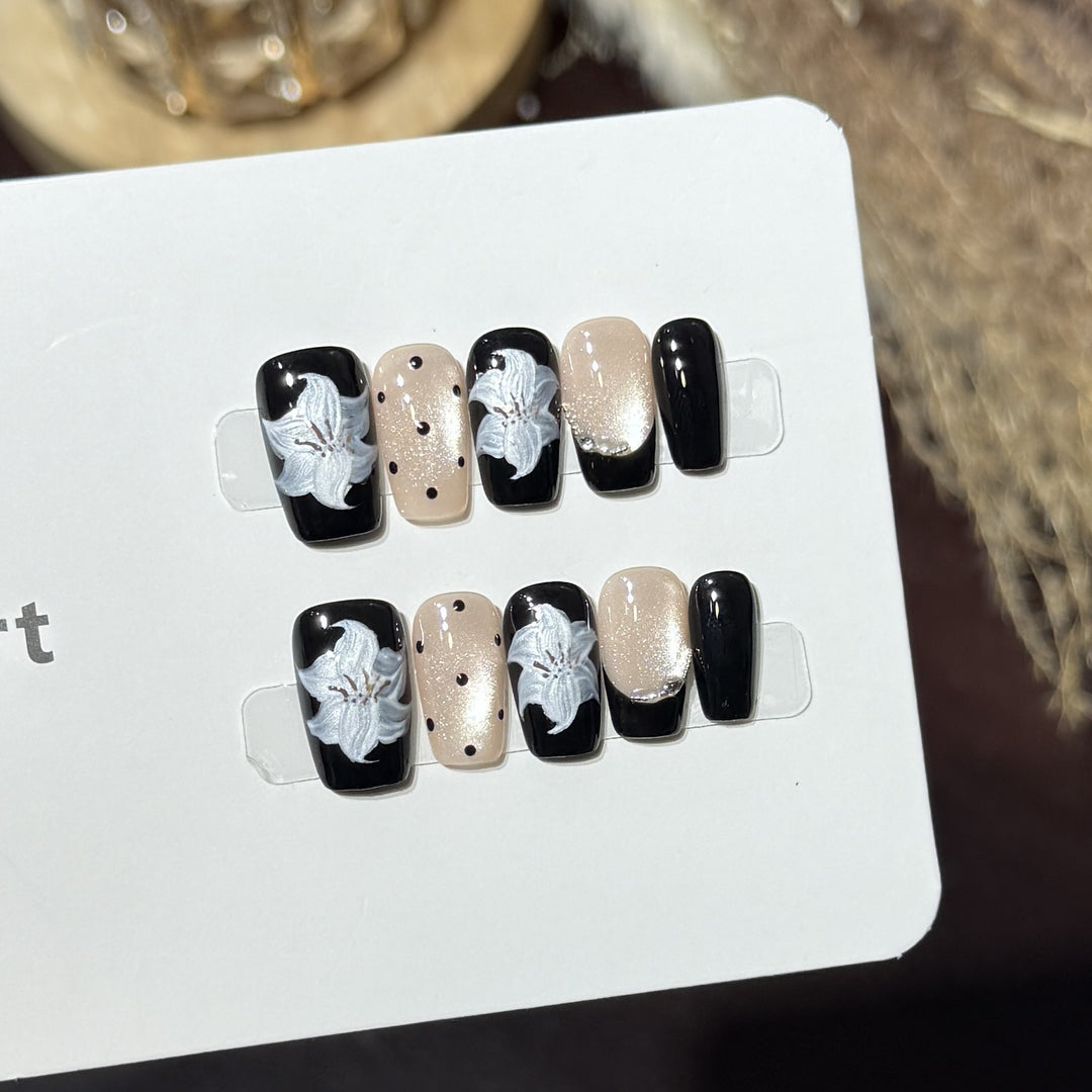 Decorative Floral Press-On Nails Kalsten