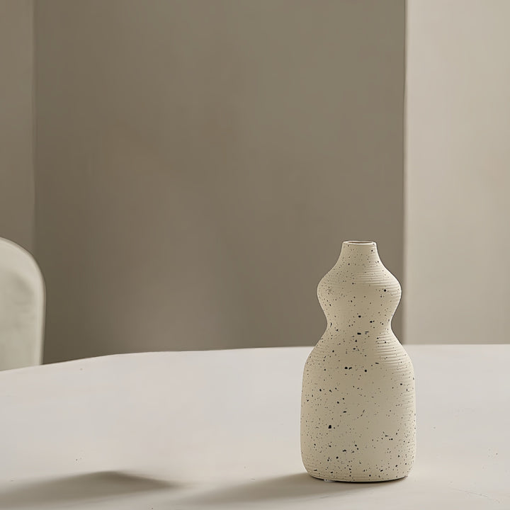 Elegant and Artistic Ceramic Vase Kalsten