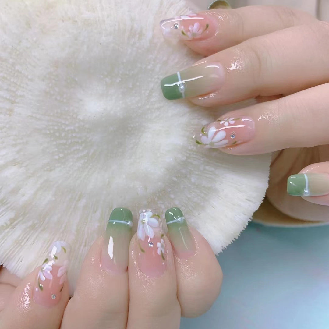 Stylish heart and ombre design artificial nails Kalsten