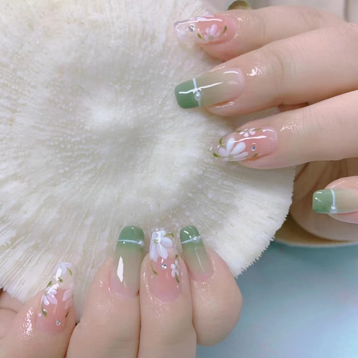 Stylish heart and ombre design artificial nails Kalsten