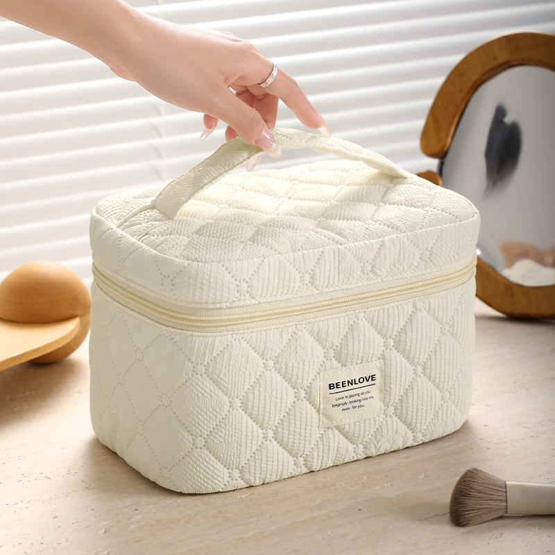 Quilted Multi-Compartment Makeup Organizer Kalsten