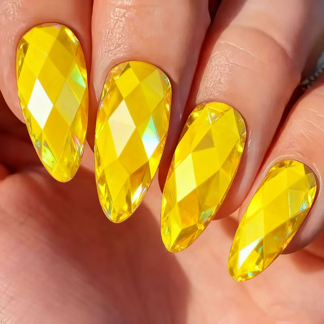 Eye-catching 3D art nails in crystal design Kalsten
