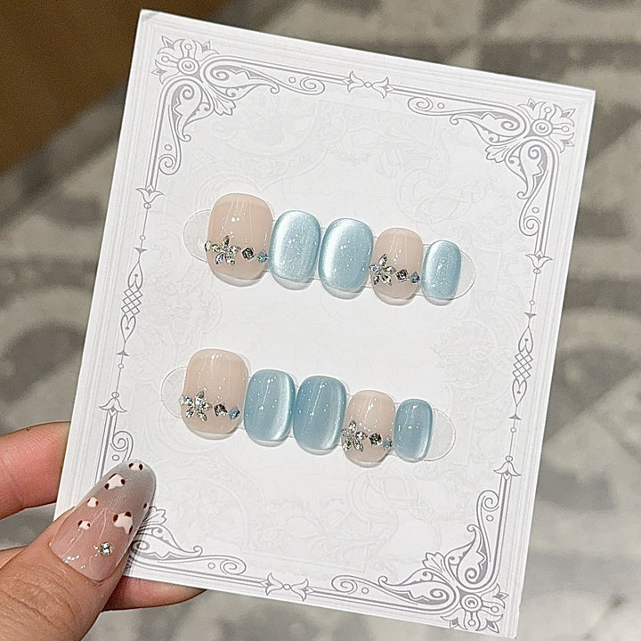 Elegant Artificial Nails with Radiant Accents Kalsten
