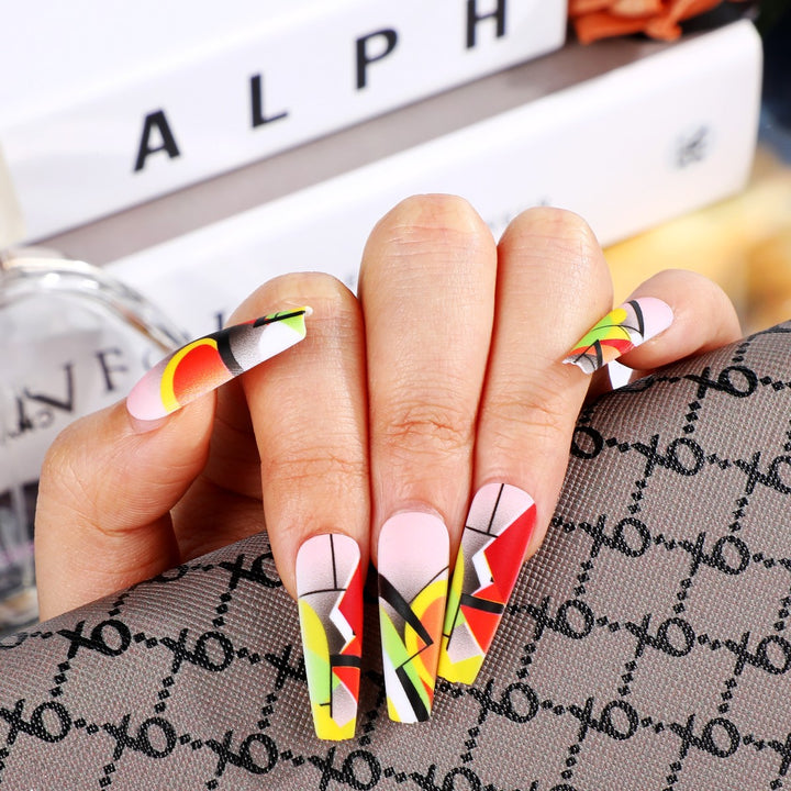 Creative artificial nails in modern 3D design Kalsten