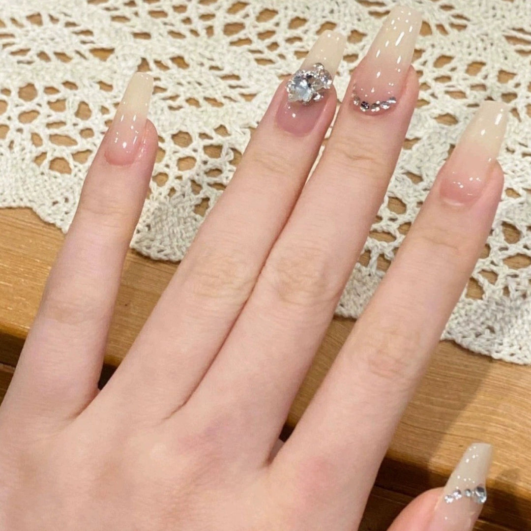 Luxurious Crystal-Embellished Press-On Nail Art Kalsten