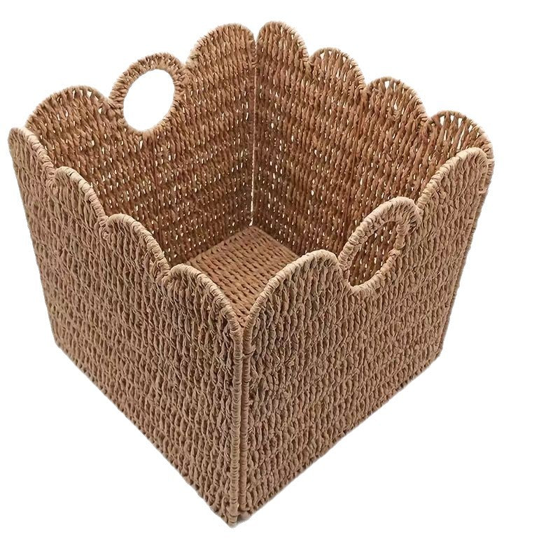 Decorative storage basket made of natural material Kalsten