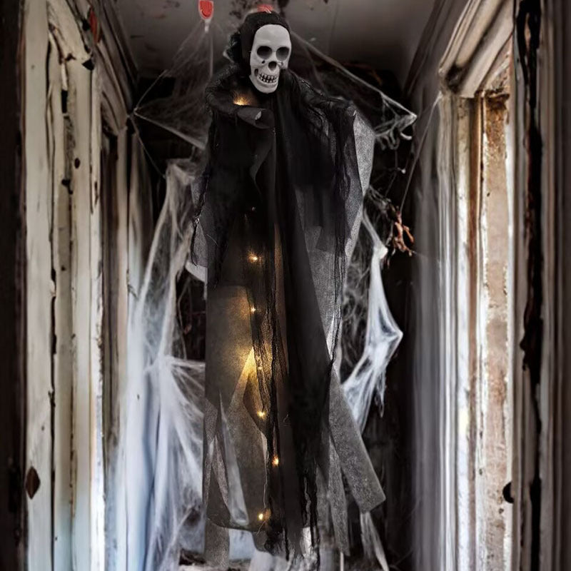Creepy Halloween decor