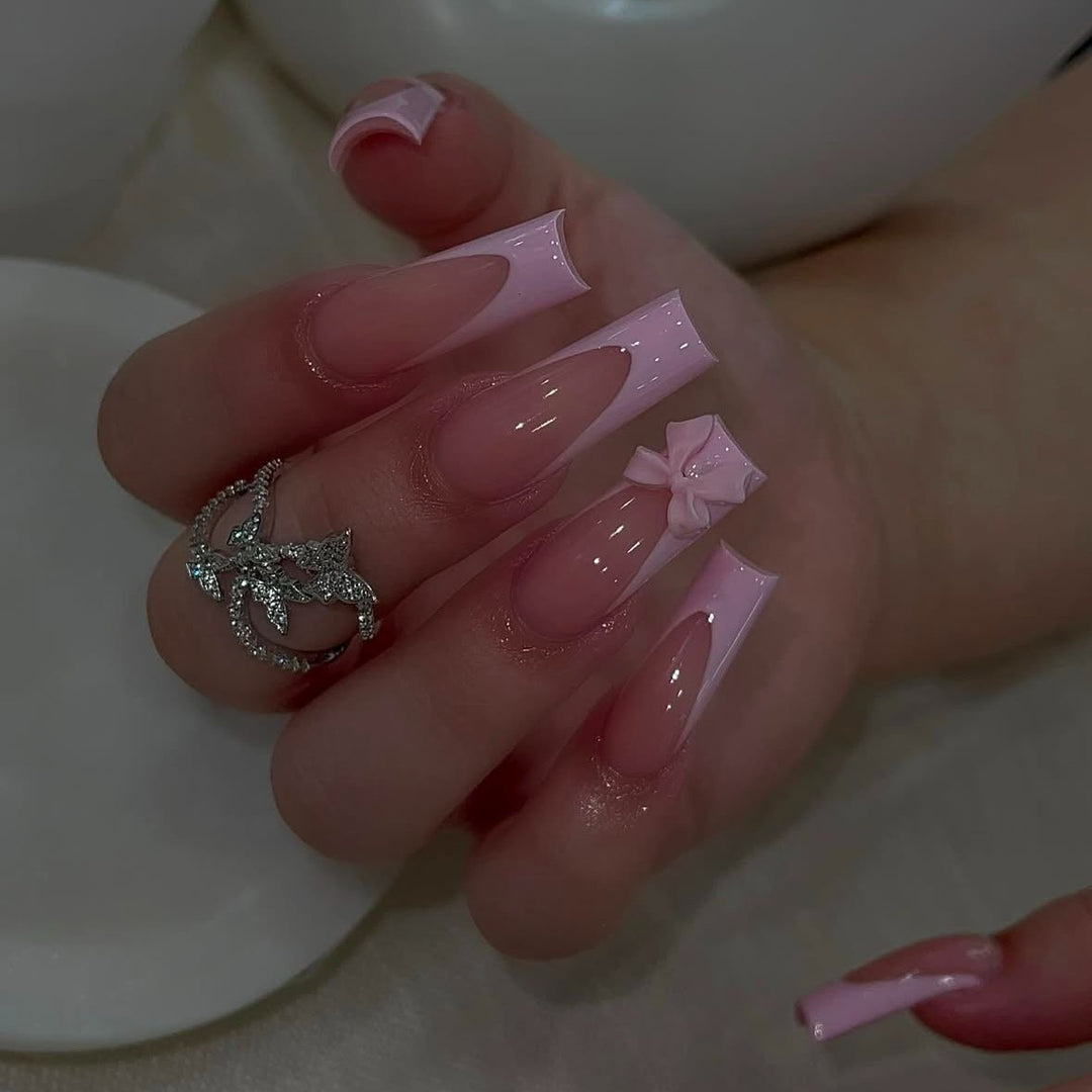 Artificial nail set with elegant tips and playful 3D design Kalsten