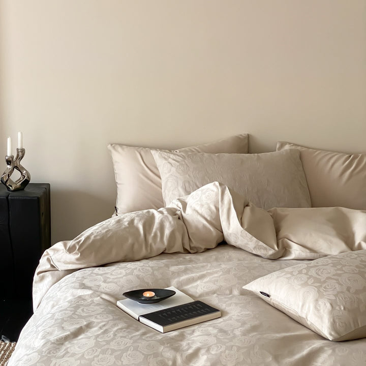 Premium duvet cover set made of breathable cotton satin with concealed zipper