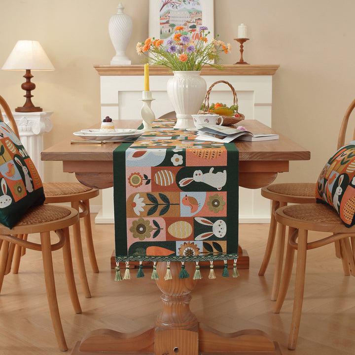 Embroidered Floral Patterned Table Runner