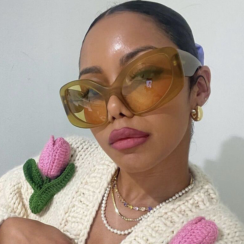 Women elegant oversized sunglasses with striking design Kalsten