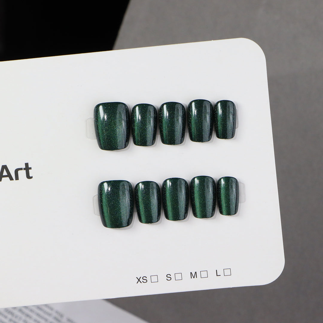 Elegant Shimmering Press-On Nail Art Kalsten