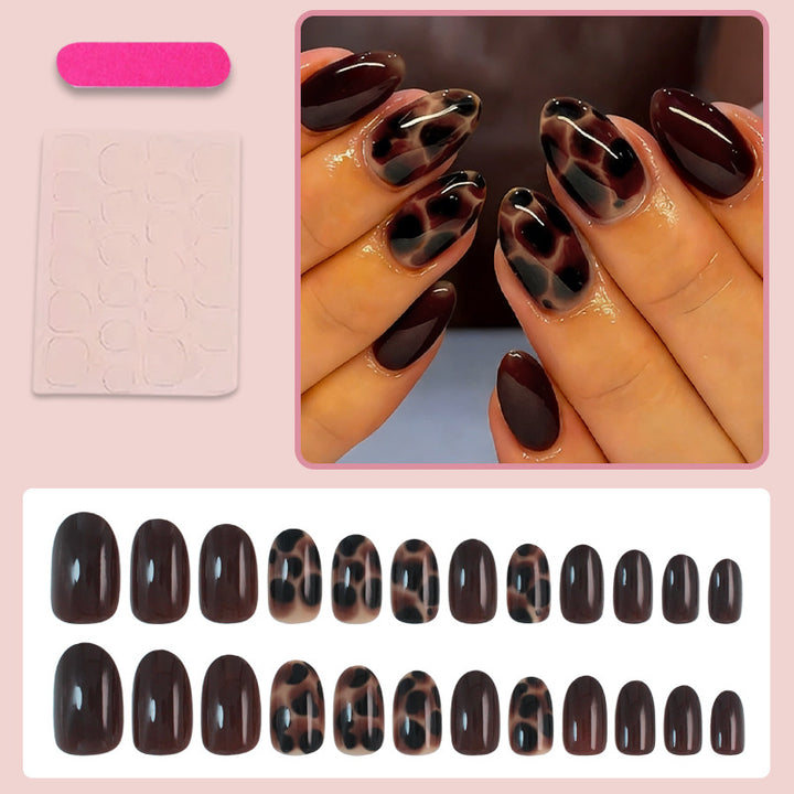 Nail set with elegant, modern leopard pattern Kalsten
