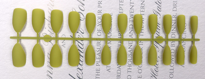 Stiletto Press-On Nail Set Kalsten