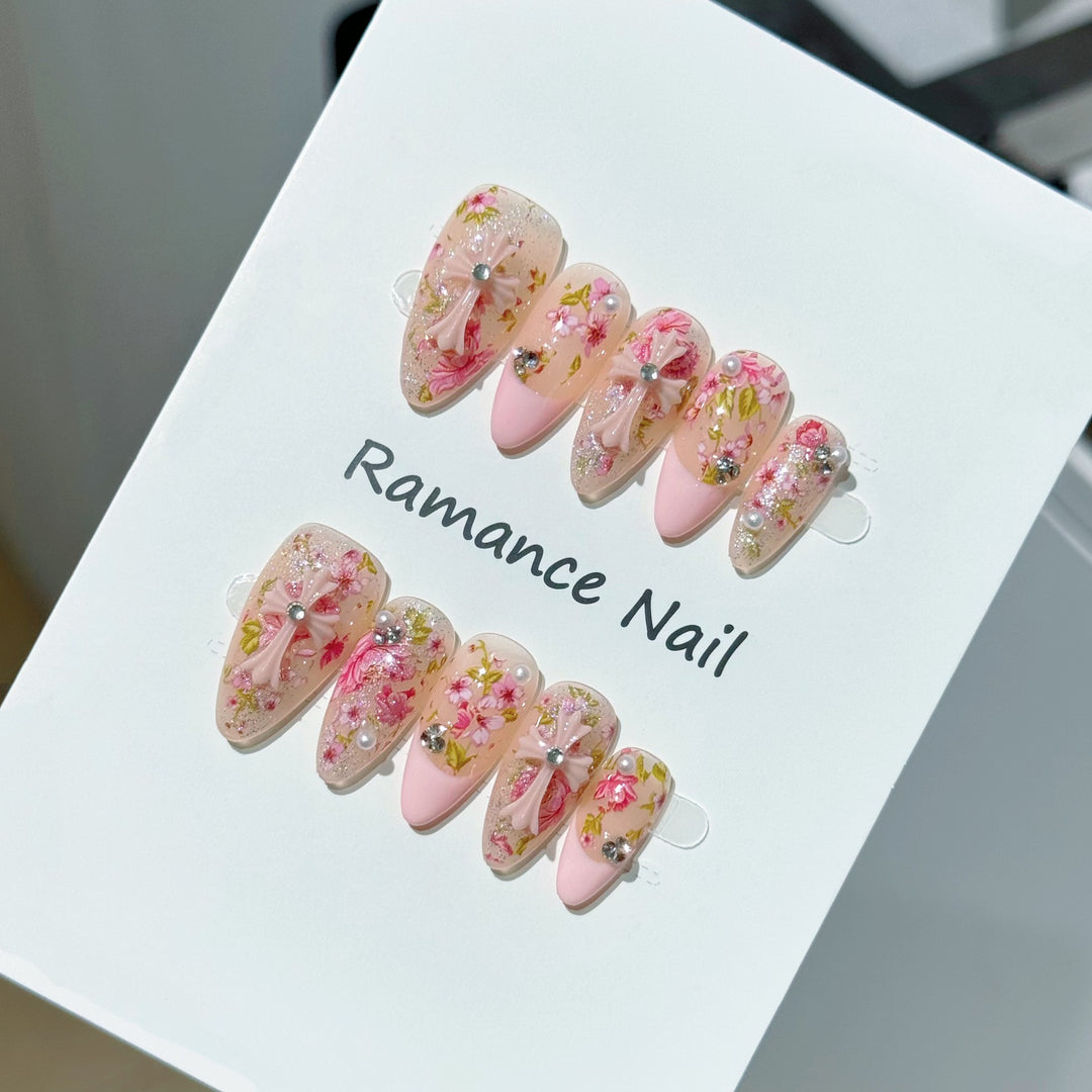 Floral Themed Press-On Nail Set Kalsten
