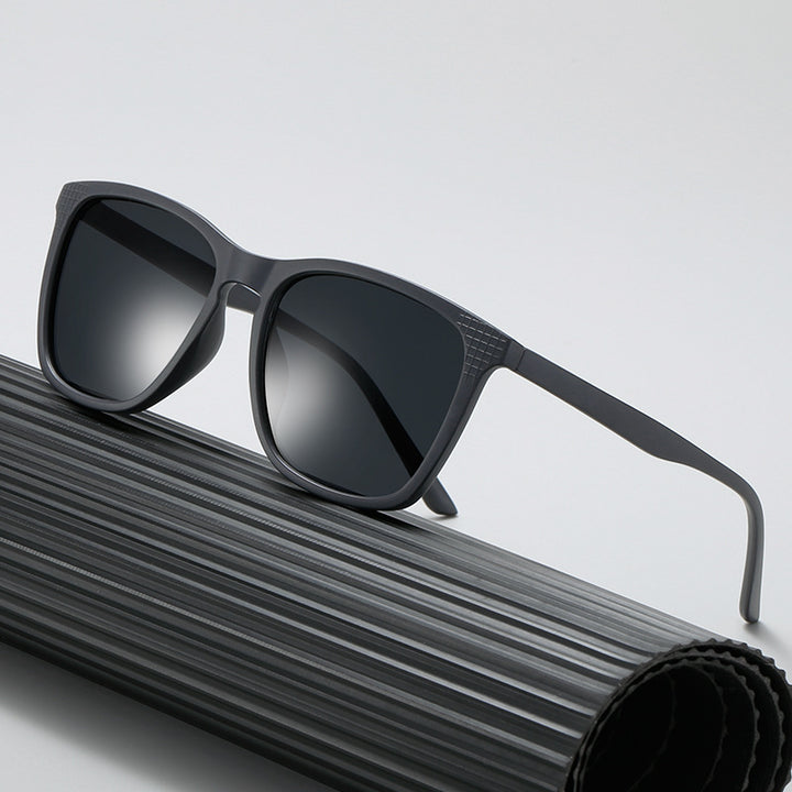 Ladies stylish sunglasses with modern, angular frame Kalsten