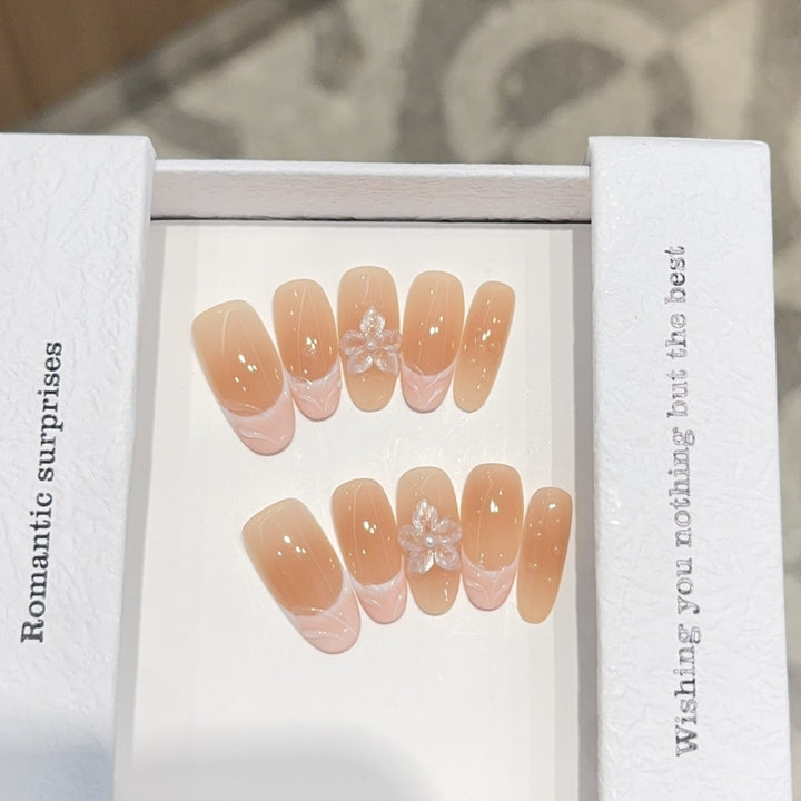 Artificial nails with romantic 3D flower accents Kalsten