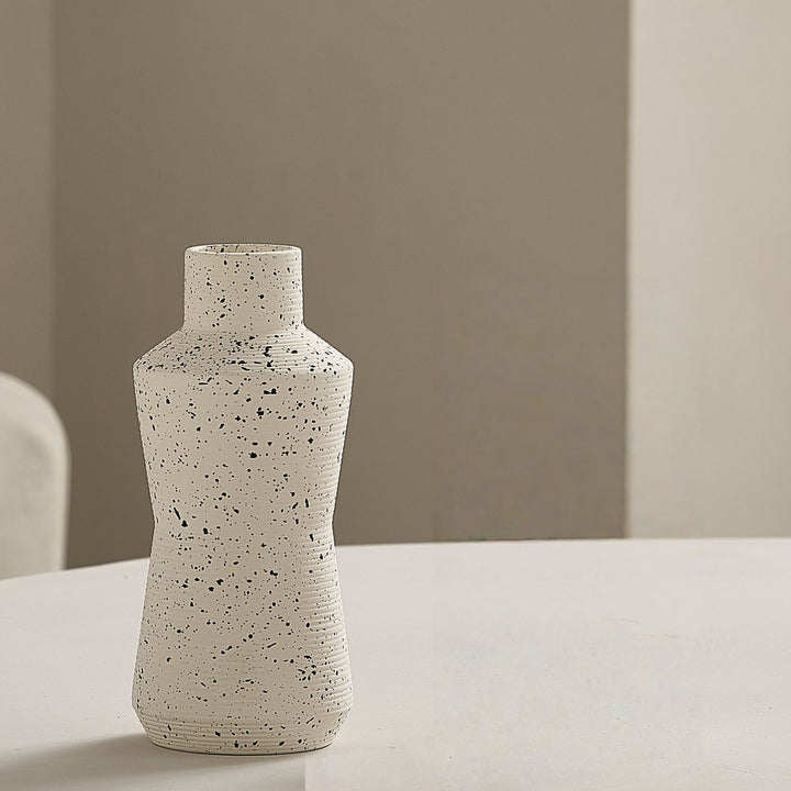 Elegant and Artistic Ceramic Vase Kalsten