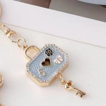 Heart-Shaped Crystal Keychain Kalsten